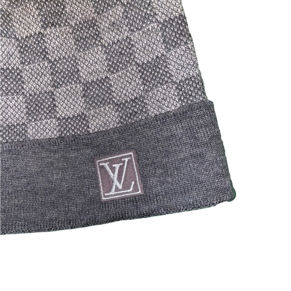 Grey Louis Vuitton hat.One size,unisex.Condition 10/10. Collection winter 2023 - Picture 3 of 5